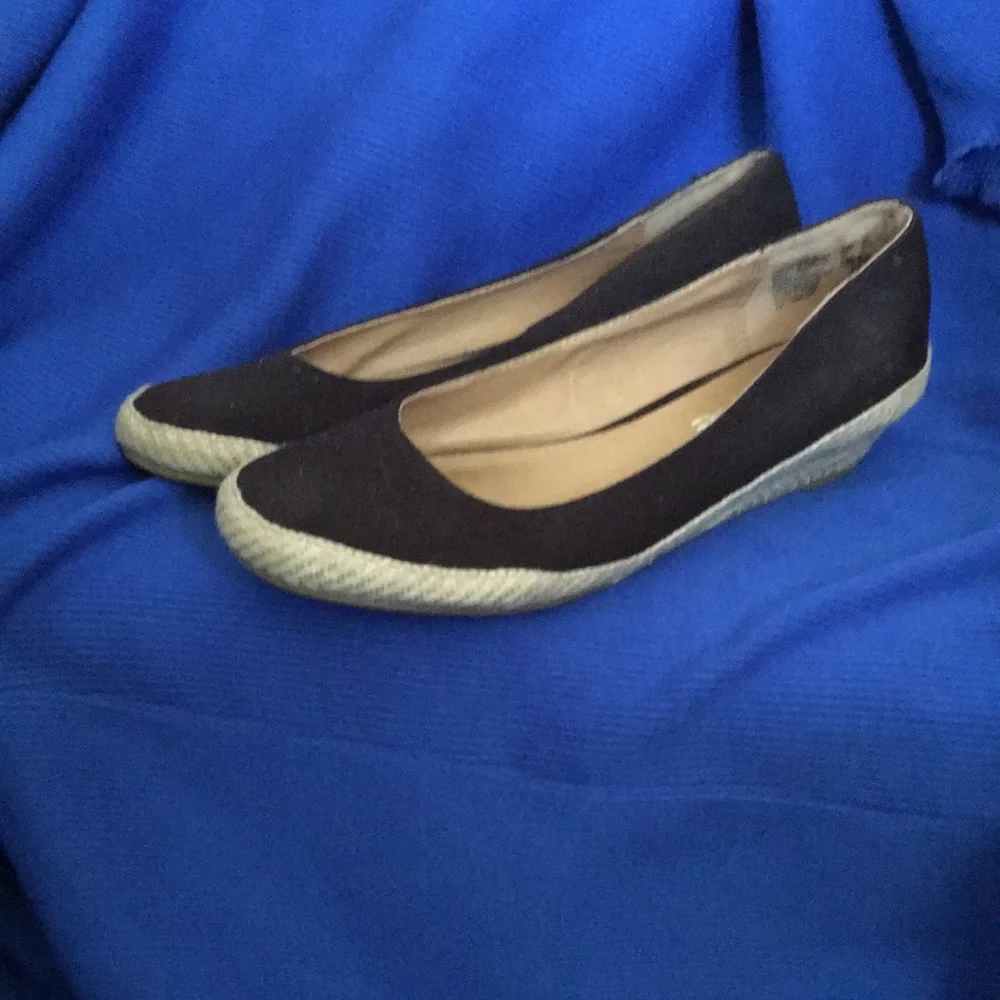 FINAL MARKDOWN Ladies’ American Eagle Espadrilles (9-1/2)